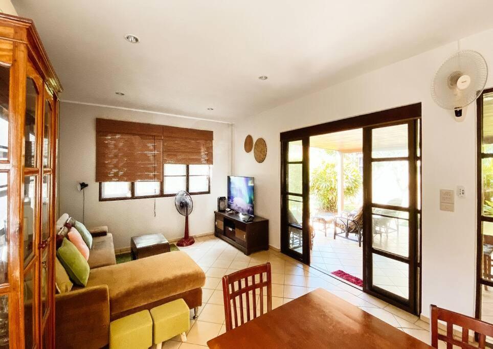 Family-Friendly House, A Few Steps From The Pool And Close To The Ocean. 매핌 외부 사진